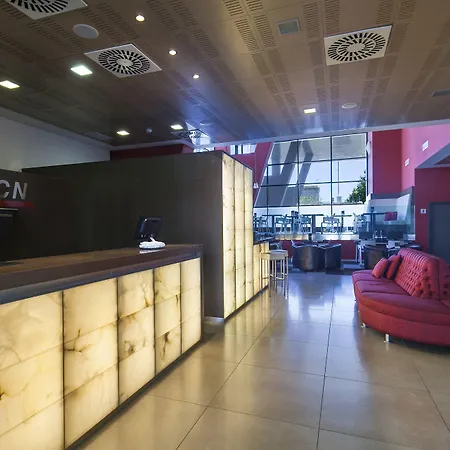 4 Hotel