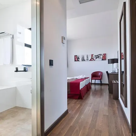 Hotel 4