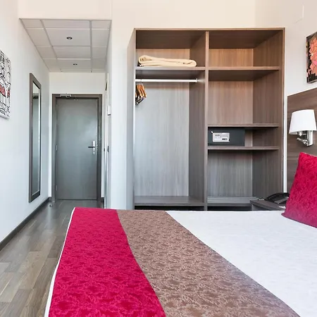 Hotel 4 4*