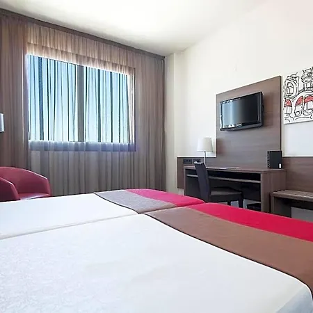 4 Hotel