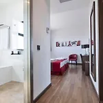 Hotel 4